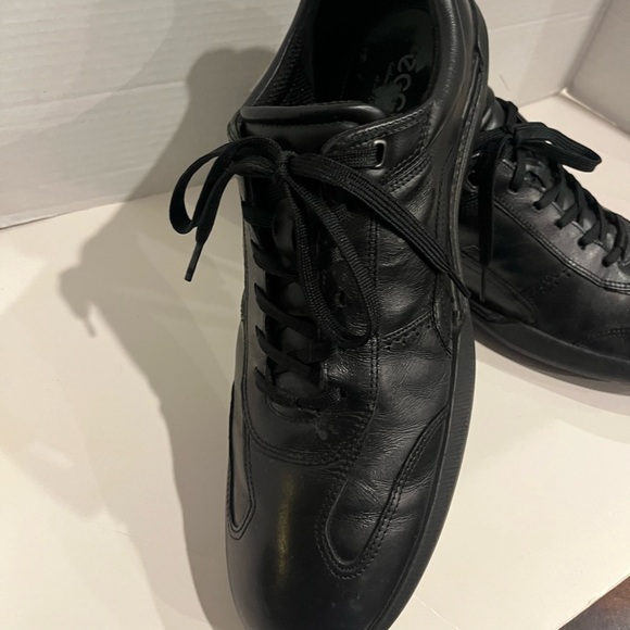 PRE-OWNED ECCO MEN'S LEATHER LACE UP SHOES- BLACK- SIZE 12 - Picture 3 of 5